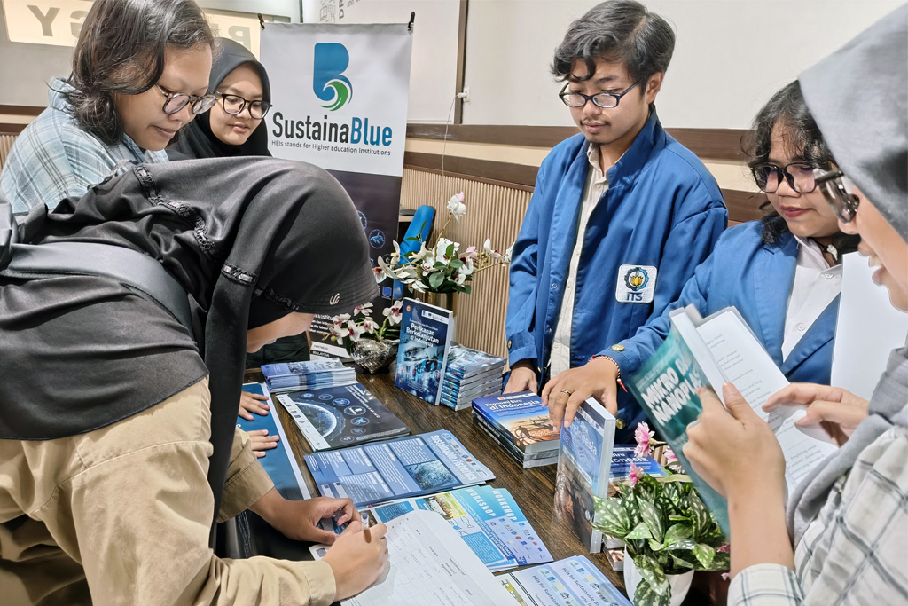 04 Blue Career Day-ITS